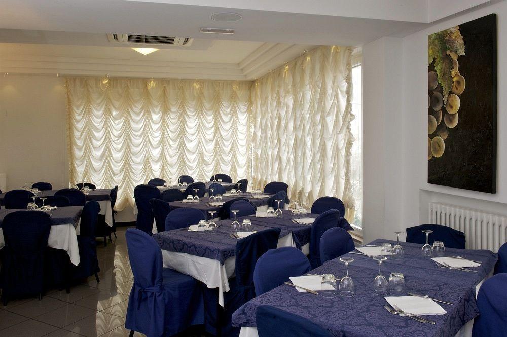 Hotel Mediterraneo Pesaro Zewnętrze zdjęcie