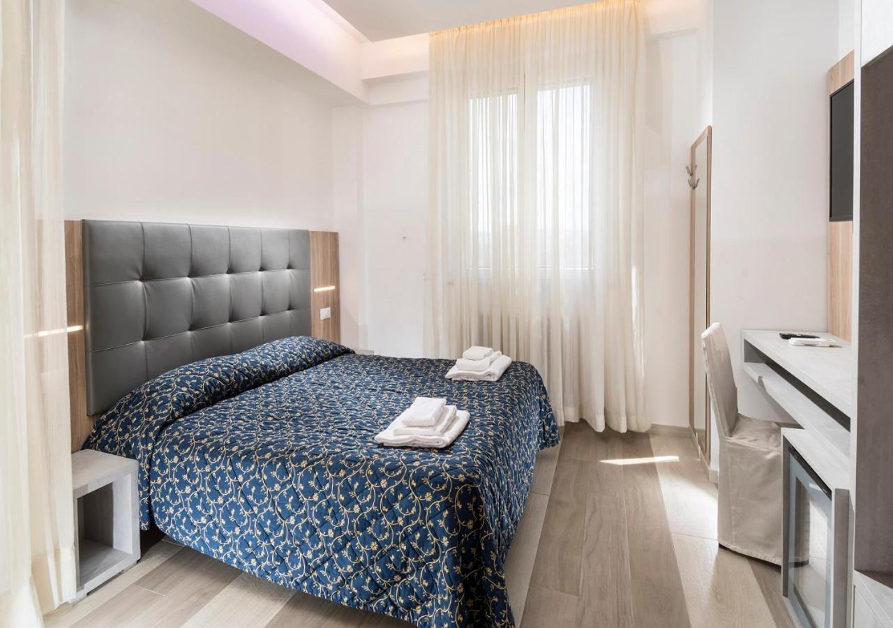 Hotel Mediterraneo Pesaro Zewnętrze zdjęcie