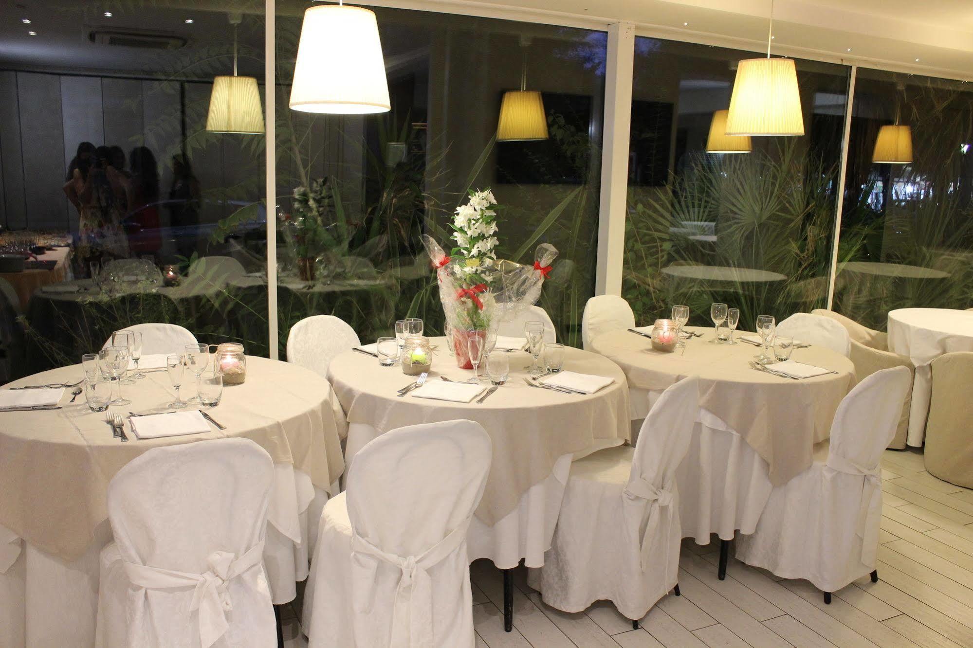 Hotel Mediterraneo Pesaro Zewnętrze zdjęcie