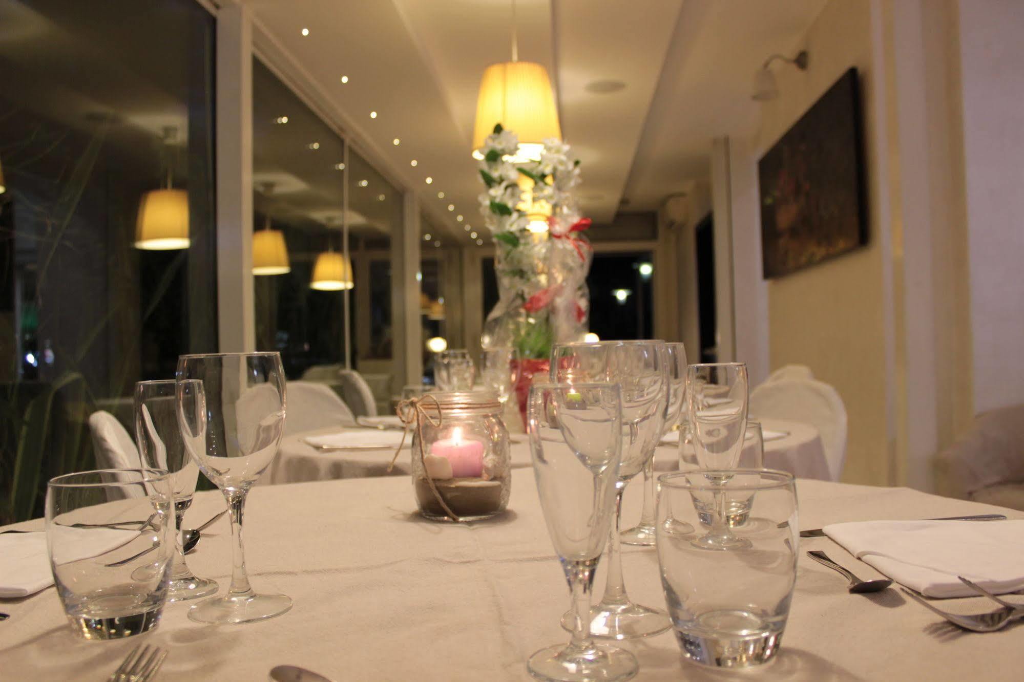 Hotel Mediterraneo Pesaro Zewnętrze zdjęcie