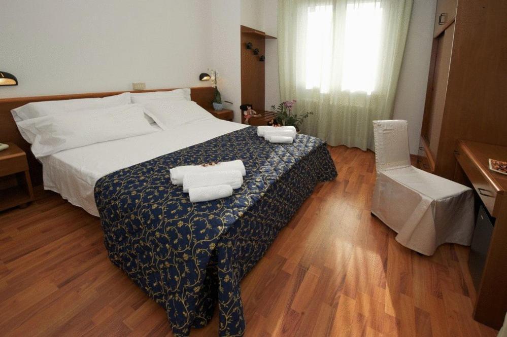 Hotel Mediterraneo Pesaro Pokój zdjęcie